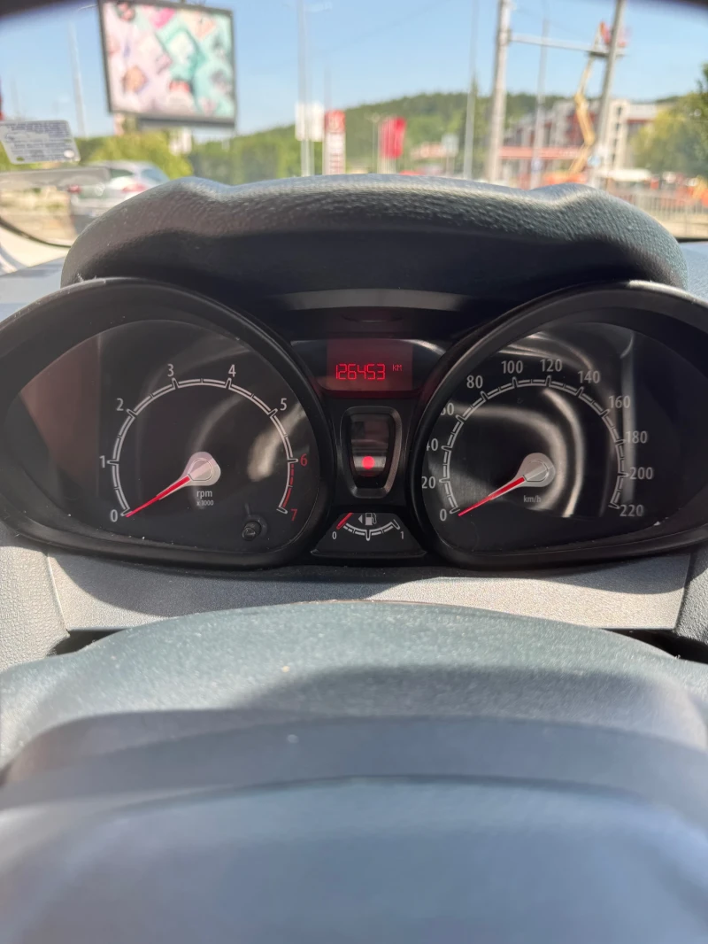 Ford Fiesta 1.2 126000!!!, снимка 15 - Автомобили и джипове - 52438281