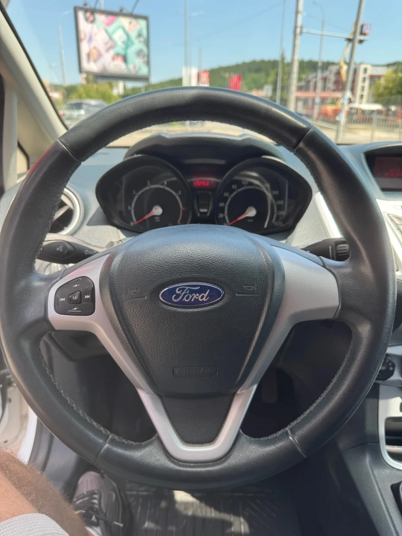 Ford Fiesta 1.2 126000!!!, снимка 13 - Автомобили и джипове - 52438281