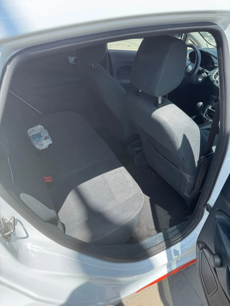 Ford Fiesta 1.2 126000!!!, снимка 9 - Автомобили и джипове - 52438281