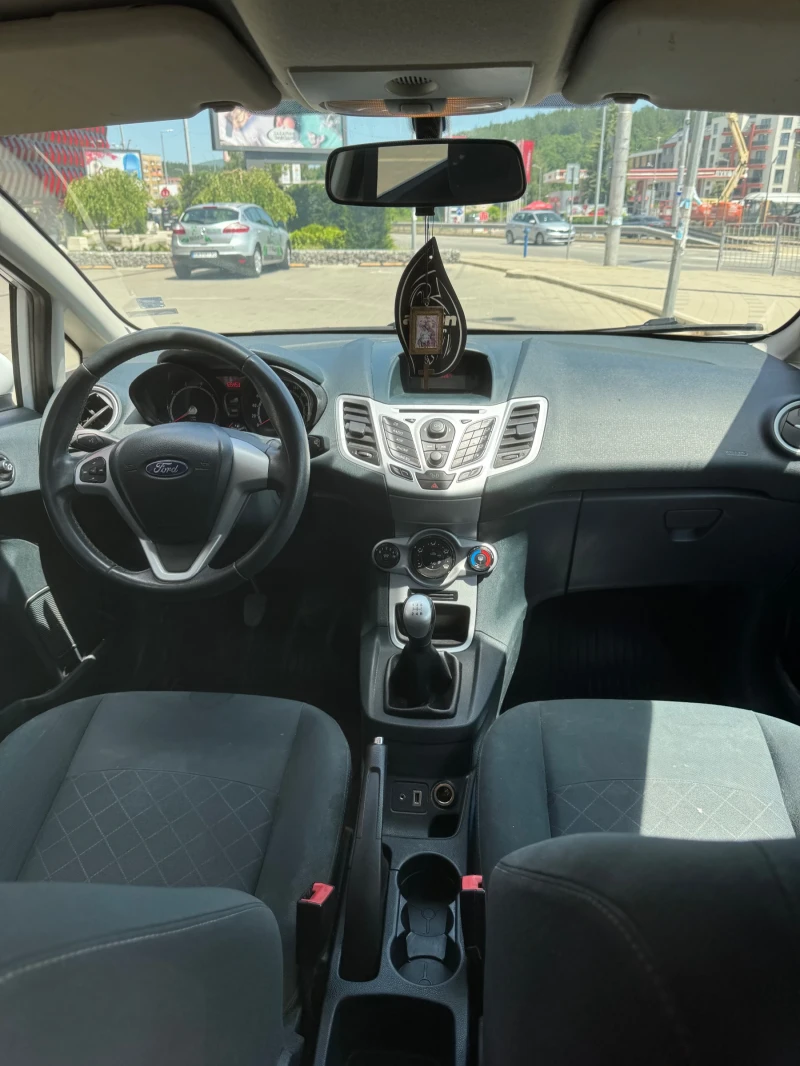 Ford Fiesta 1.2 126000!!!, снимка 10 - Автомобили и джипове - 52438281