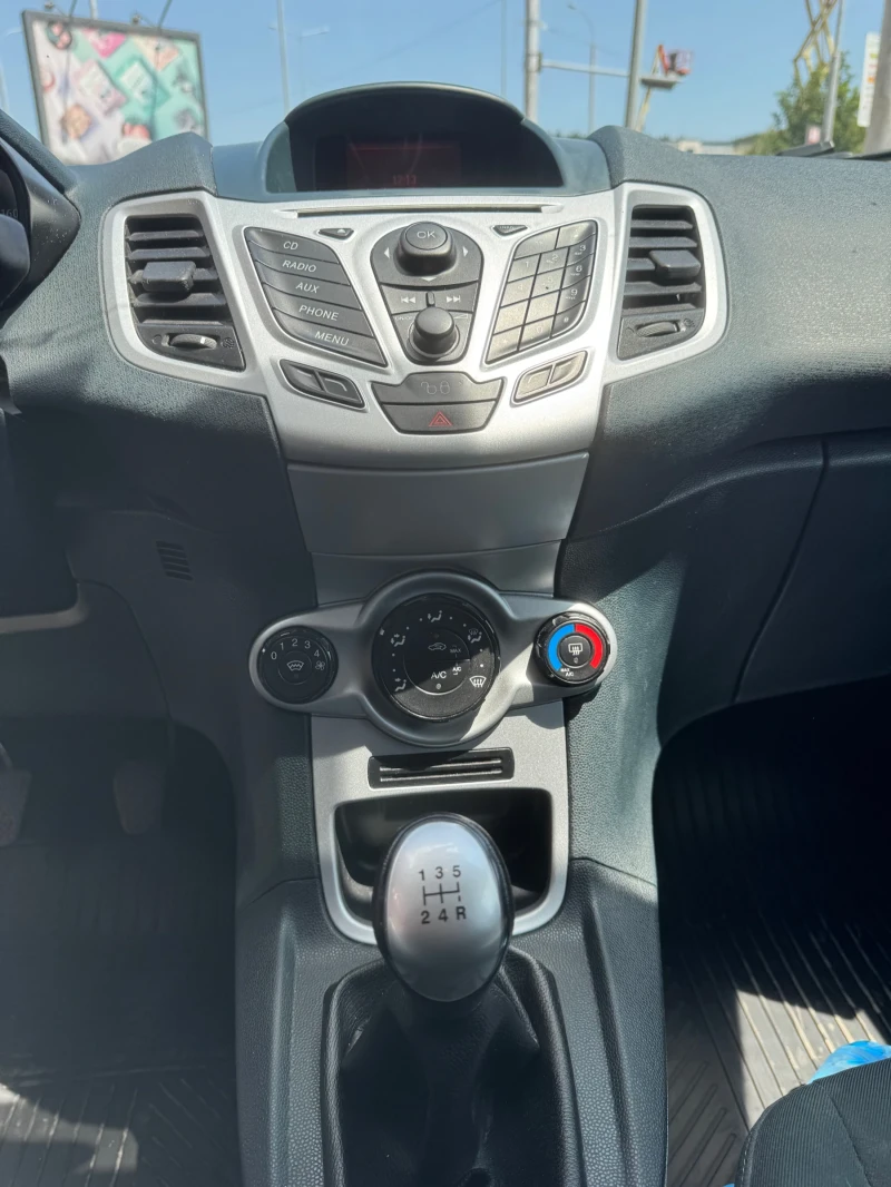 Ford Fiesta 1.2 126000!!!, снимка 11 - Автомобили и джипове - 52438281