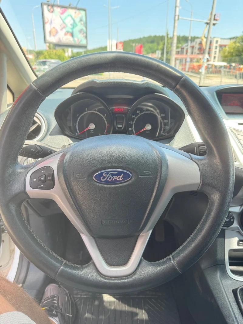 Ford Fiesta 1.2 126000!!!, снимка 14 - Автомобили и джипове - 52438281