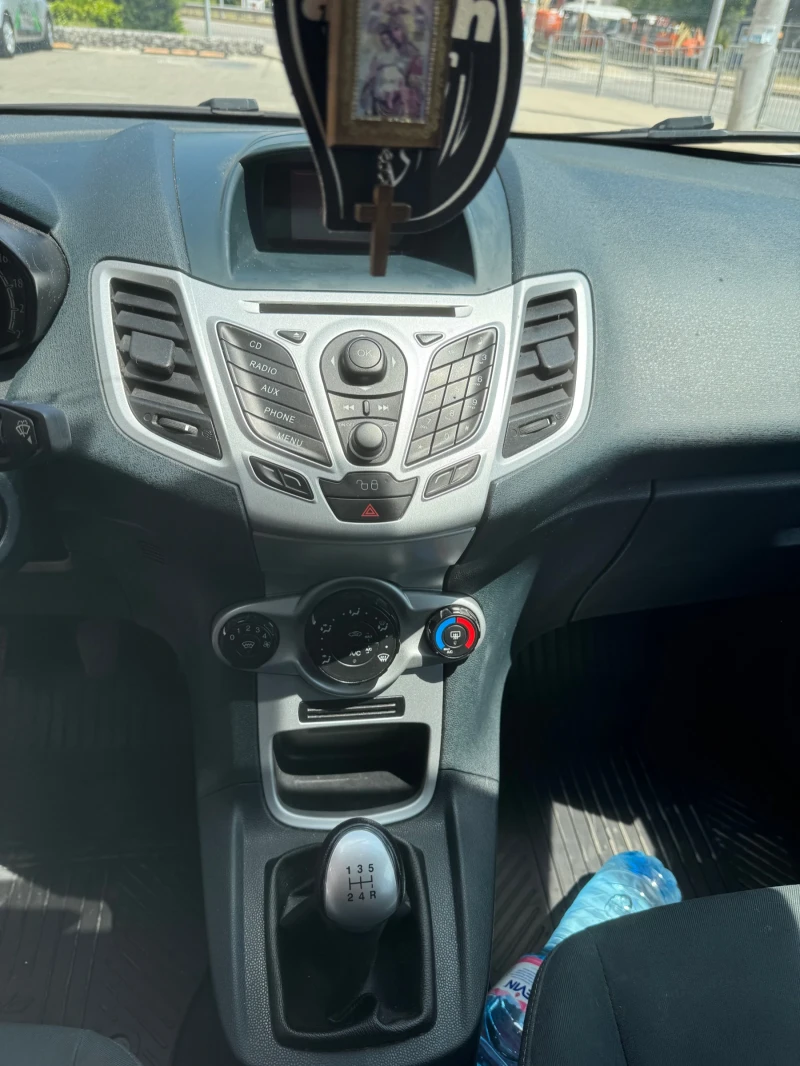 Ford Fiesta 1.2 126000!!!, снимка 12 - Автомобили и джипове - 52438281