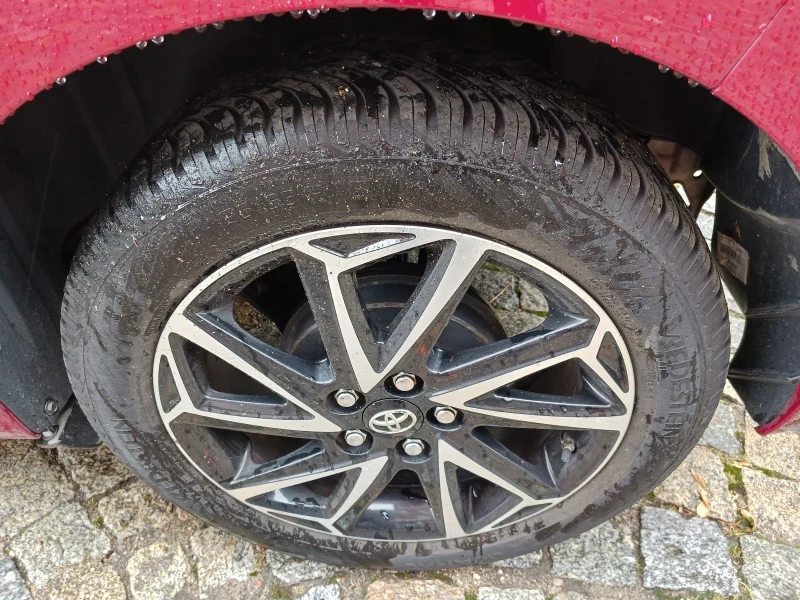 Toyota Yaris 1.5 Chia, снимка 9 - Автомобили и джипове - 52547316