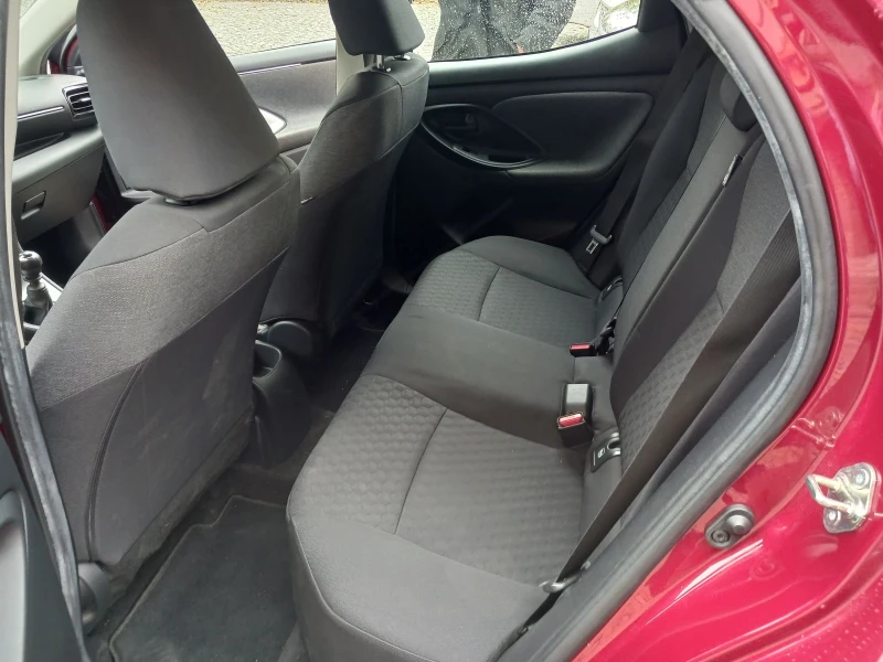 Toyota Yaris 1.5 Chia, снимка 8 - Автомобили и джипове - 52547316
