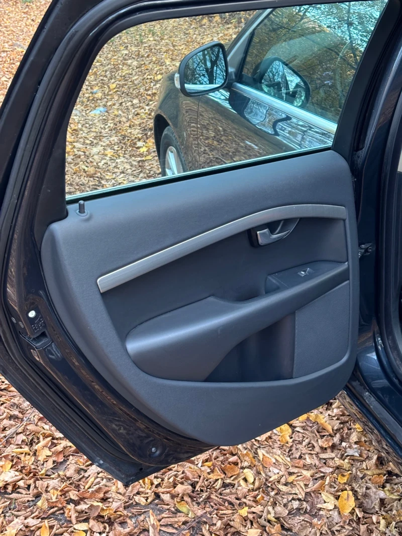Volvo V70 2.0D 136к.с, снимка 13 - Автомобили и джипове - 52297469