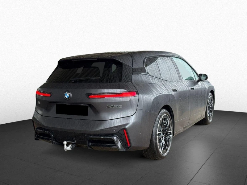BMW iX M70/FACELIFT/ICONIC GLOW/H&K/SKY LOUNGE/360/LED/, снимка 8 - Автомобили и джипове - 52571457
