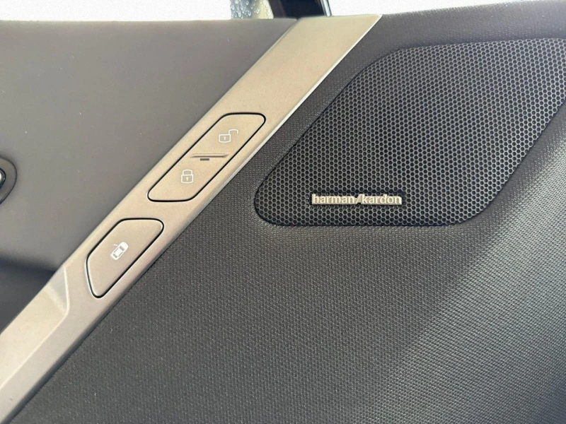 BMW iX M70/FACELIFT/ICONIC GLOW/H&K/SKY LOUNGE/360/LED/, снимка 9 - Автомобили и джипове - 52571457