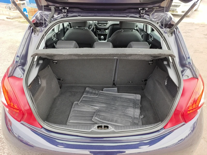 Peugeot 208 1.2i SST, снимка 8 - Автомобили и джипове - 53427393