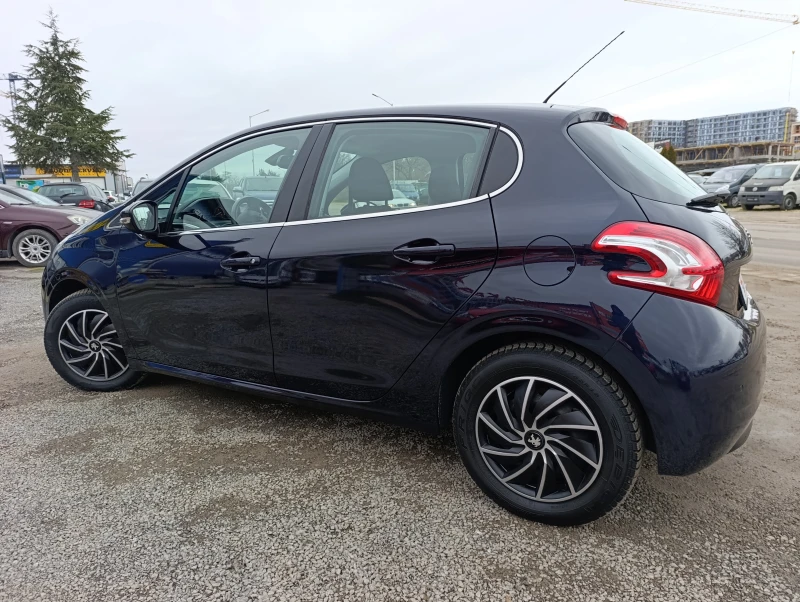 Peugeot 208 1.2i SST, снимка 6 - Автомобили и джипове - 53427393