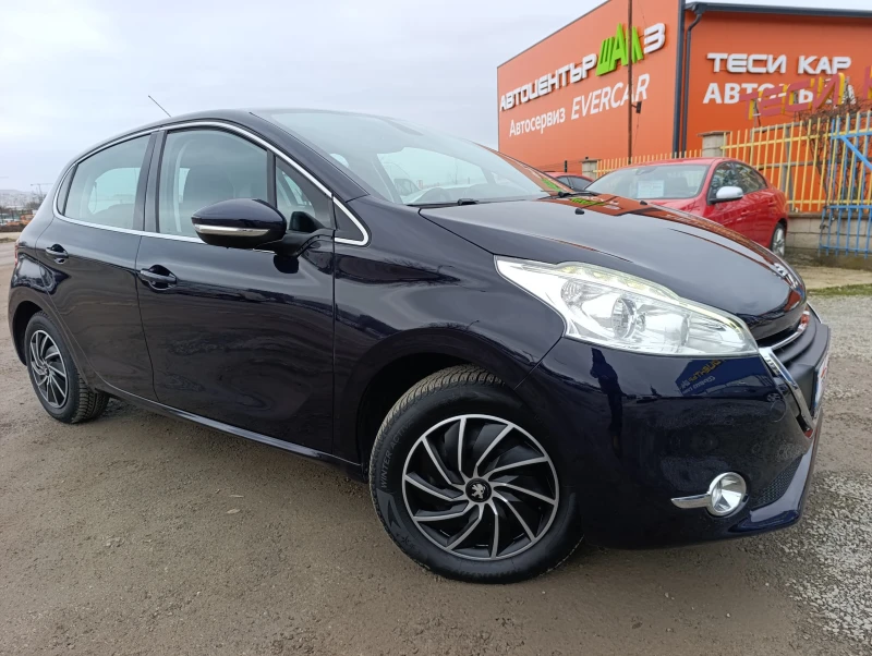 Peugeot 208 1.2i SST