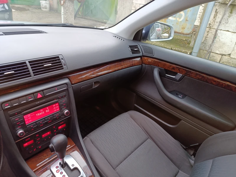 Audi A4 Avant 2.7 TDI V6 Multitronic, снимка 14 - Автомобили и джипове - 53460799