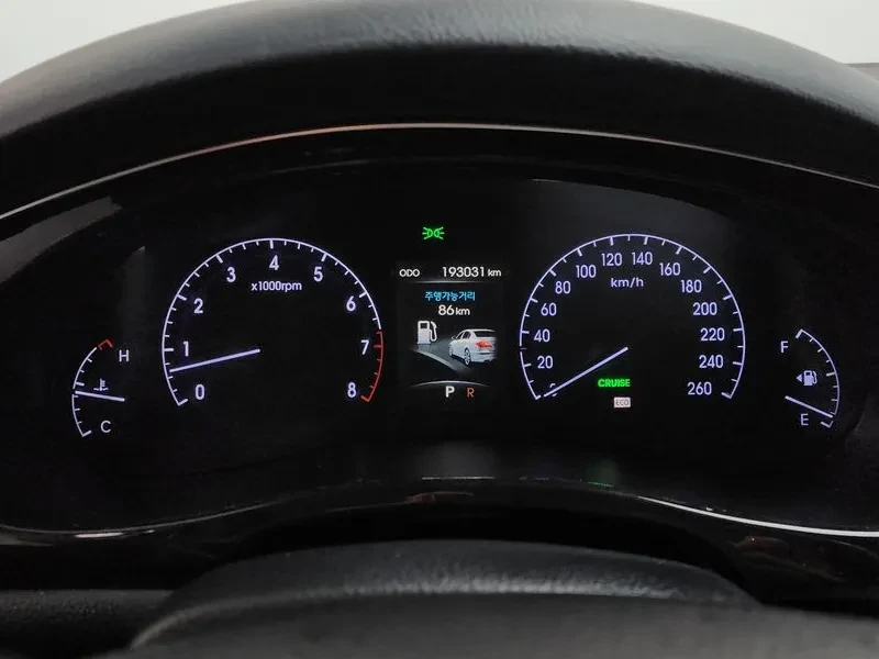 Hyundai Genesis 3.3, снимка 8 - Автомобили и джипове - 54618190