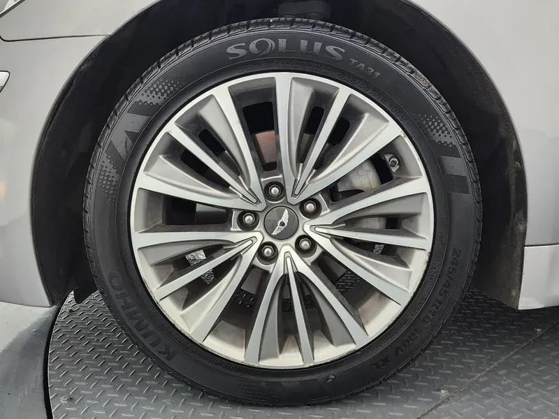 Hyundai Genesis 3.3, снимка 5 - Автомобили и джипове - 54618190