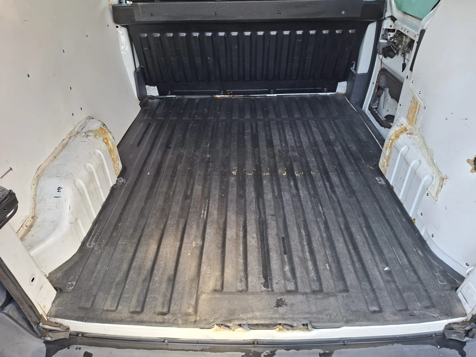 Peugeot Partner 1.6 HDi - 75, снимка 10 - Автомобили и джипове - 41018237