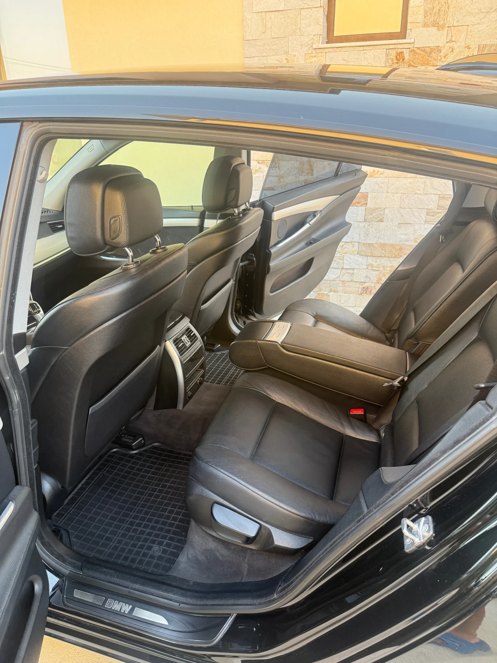 BMW 5 Gran Turismo 530 XDrive  - изображение 6