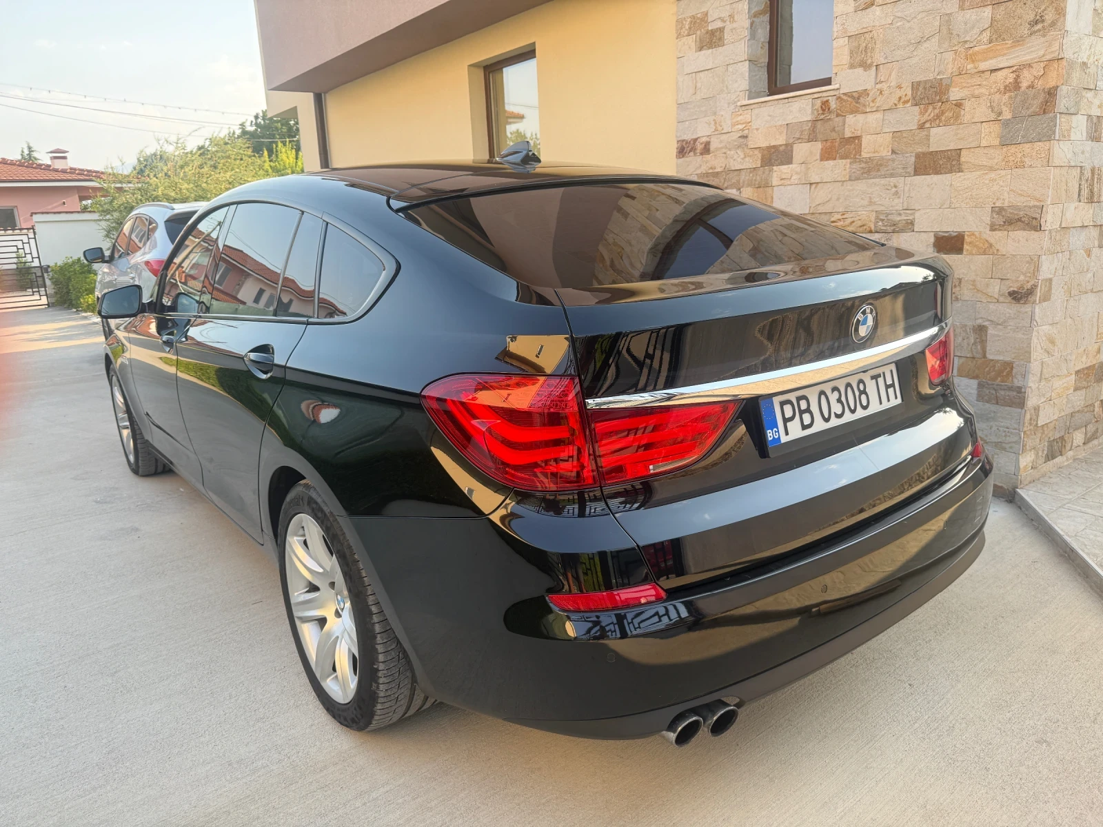BMW 5 Gran Turismo 530 XDrive  - изображение 3