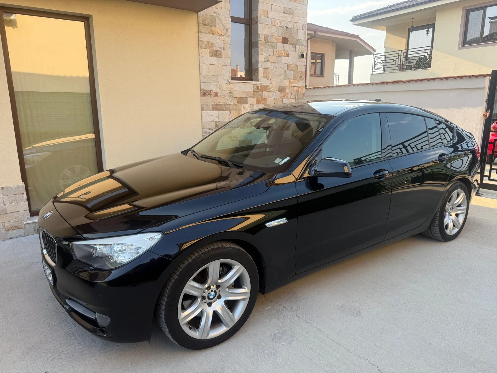 BMW 5 Gran Turismo 530 XDrive  - изображение 2