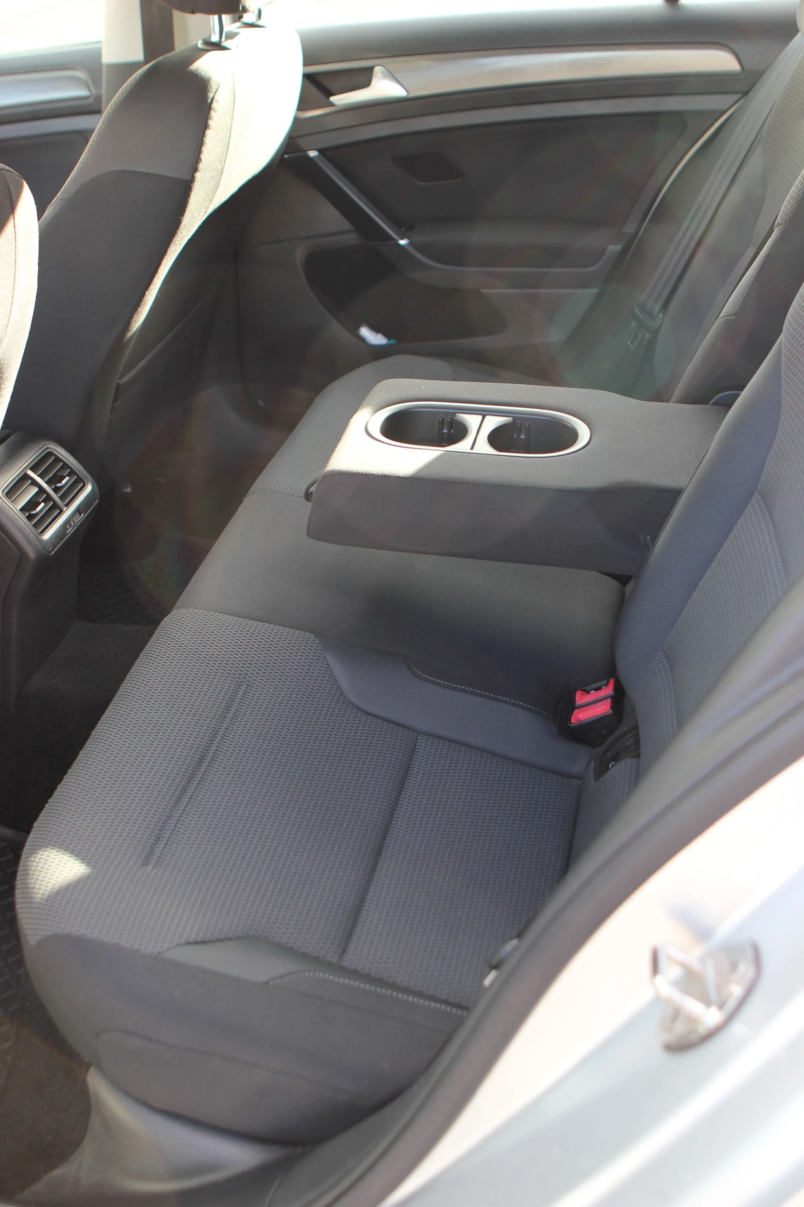 VW Golf 1.6TDi Variant, снимка 11 - Автомобили и джипове - 53584041