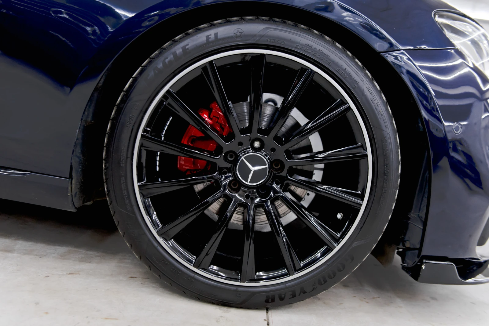 Mercedes-Benz E 220 D* 9G-Tronic* AMG* 2019* Digital* LED* Нов внос, снимка 9 - Автомобили и джипове - 53866878