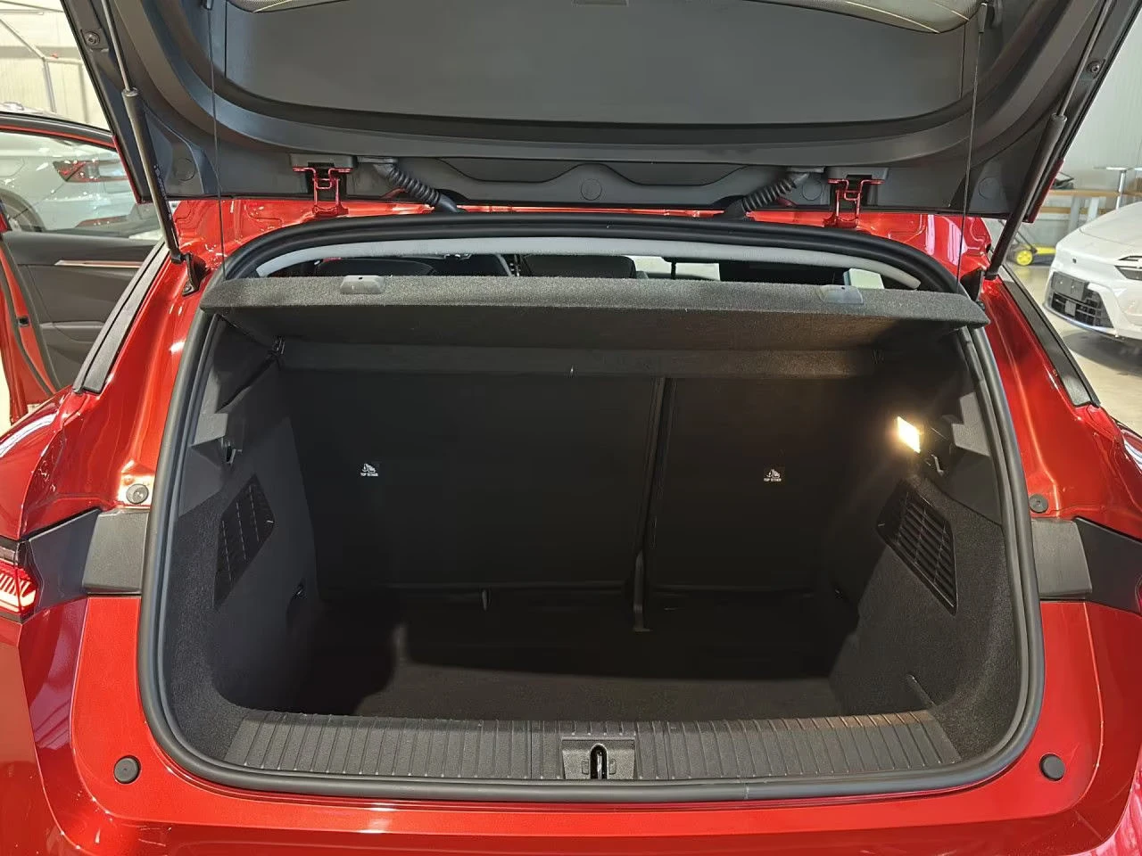 Renault Megane EQUILIBRE/EV40/131HP/LED/CAM/NAVI/ACC/241z | Mobile.bg � ����������� 6