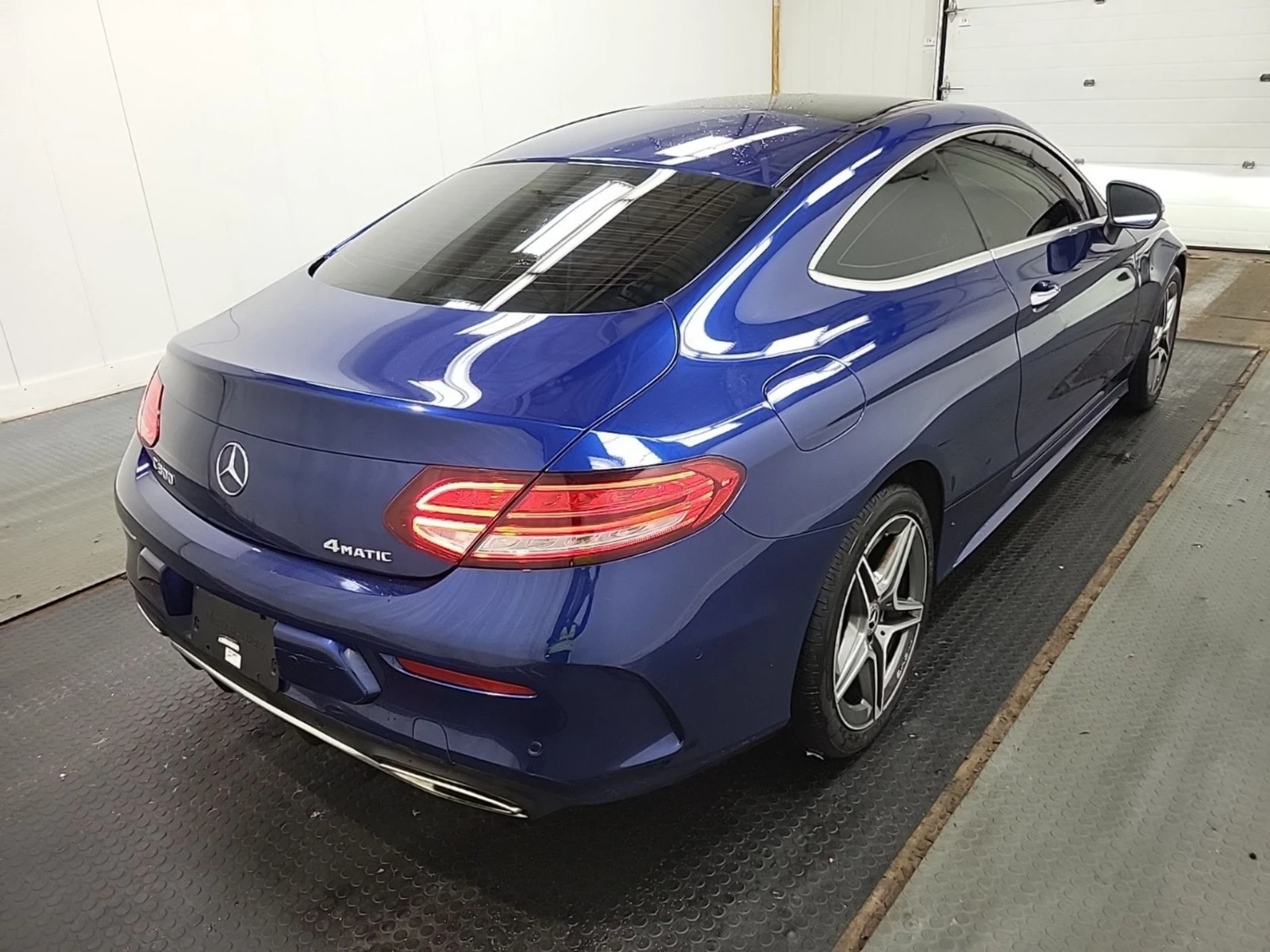 Mercedes-Benz C 300 AWD* АвтоКредит* (ЦЕНА ДО БГ), снимка 3 - Автомобили и джипове - 54401353