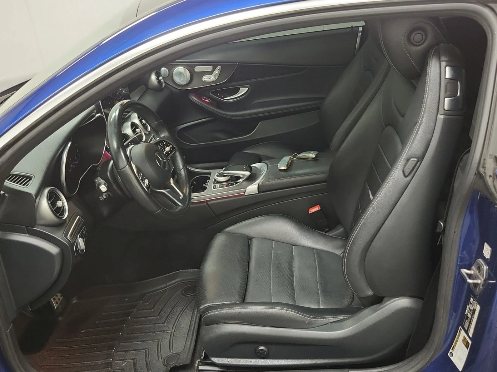 Mercedes-Benz C 300 AWD* АвтоКредит* (ЦЕНА ДО БГ), снимка 5 - Автомобили и джипове - 54401353