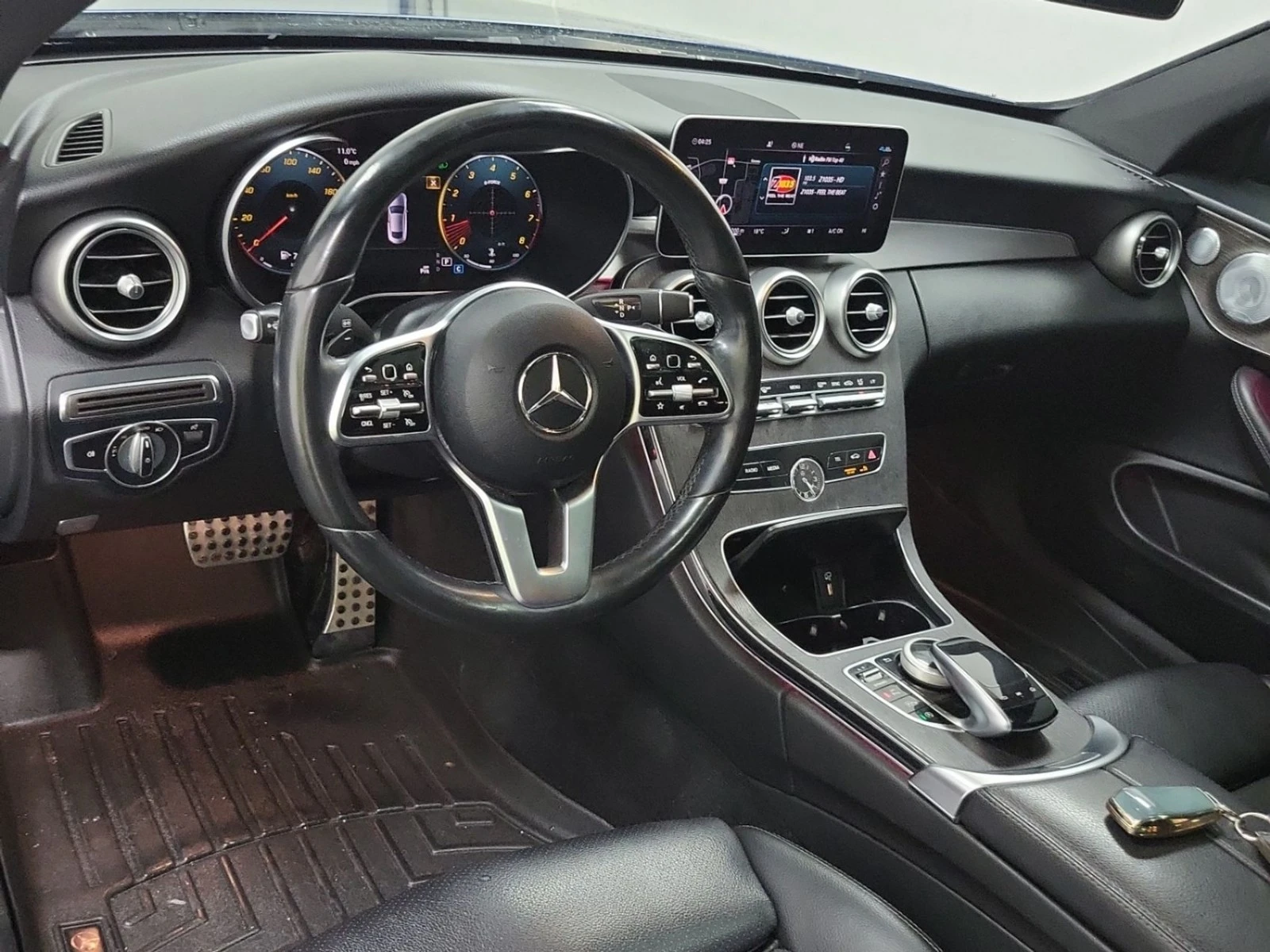 Mercedes-Benz C 300 AWD* АвтоКредит* (ЦЕНА ДО БГ), снимка 9 - Автомобили и джипове - 54401353
