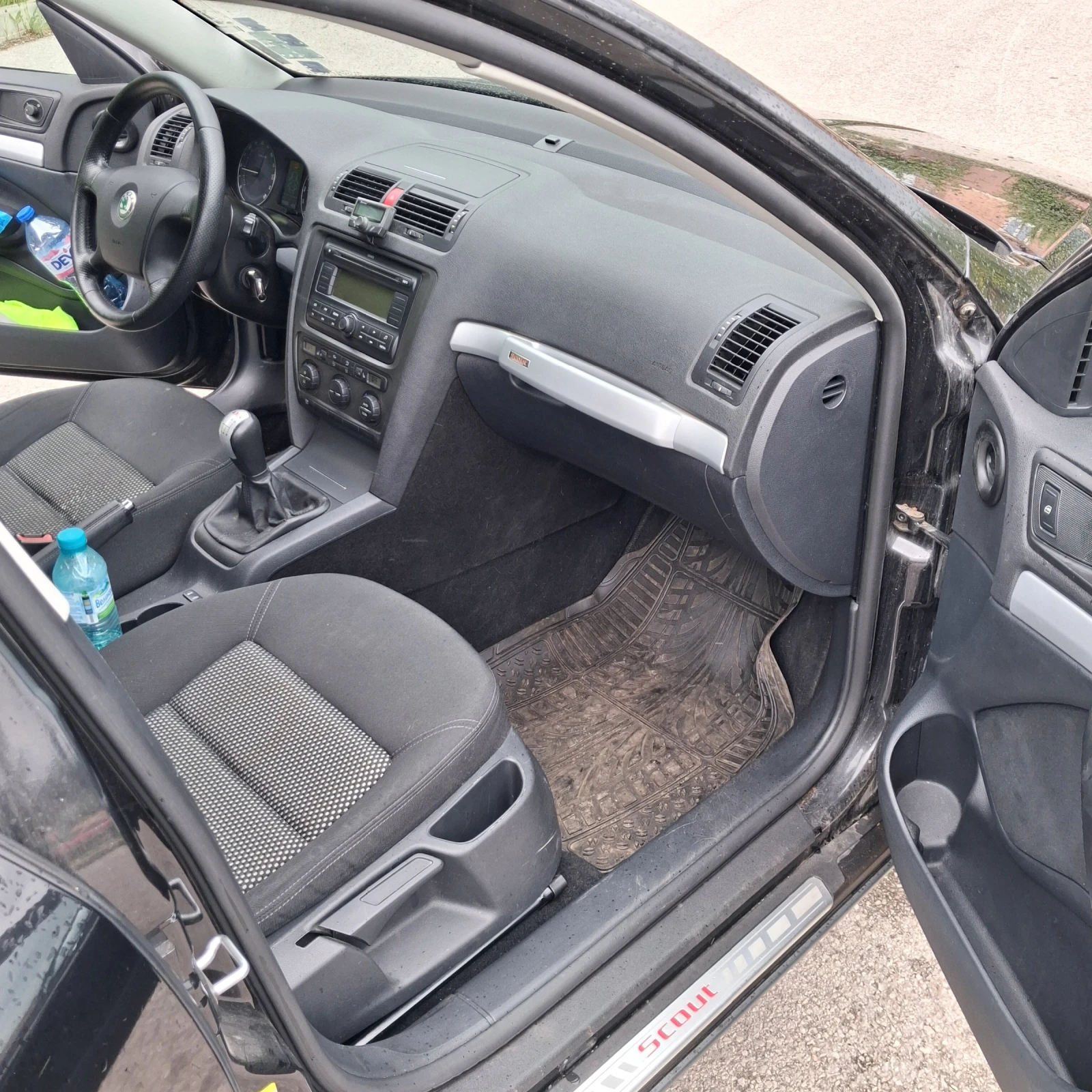 Skoda Octavia Scout, снимка 10 - Автомобили и джипове - 54671811