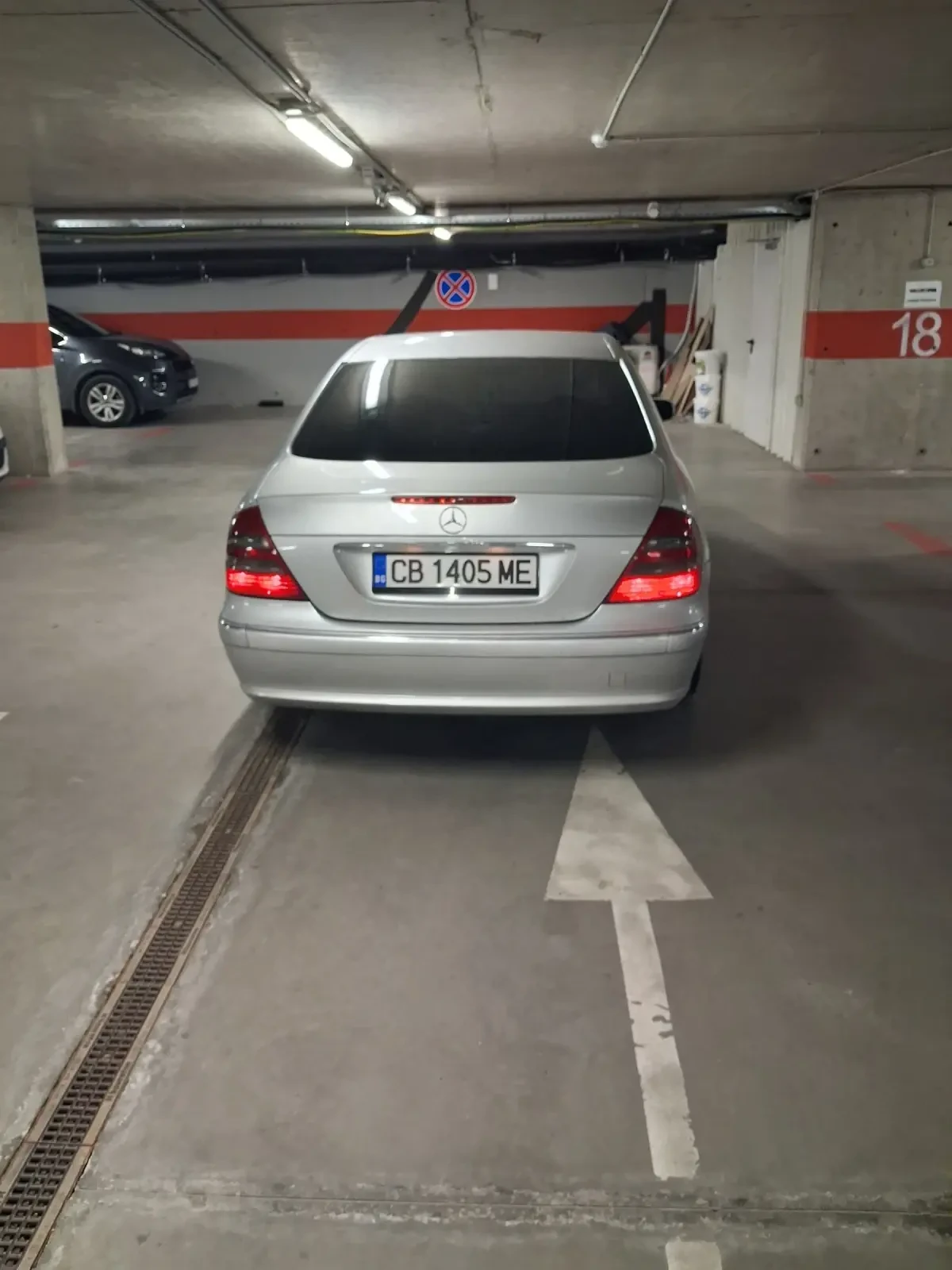 Mercedes-Benz E 220 Седан, снимка 3 - Автомобили и джипове - 54823260