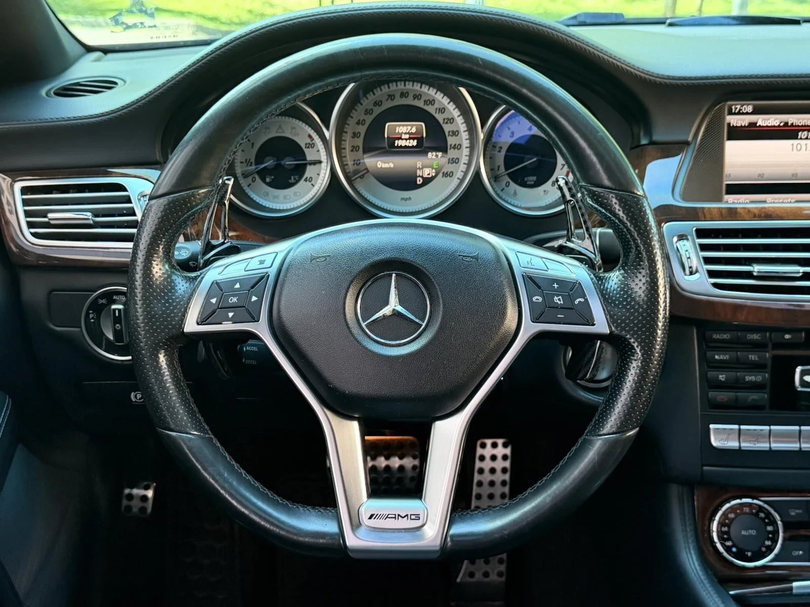 Mercedes-Benz CLS 500 AMG OPTIC / ПОДГРЕВ / ВЕНТИЛАЦИЯ, снимка 13 - Автомобили и джипове - 55235801