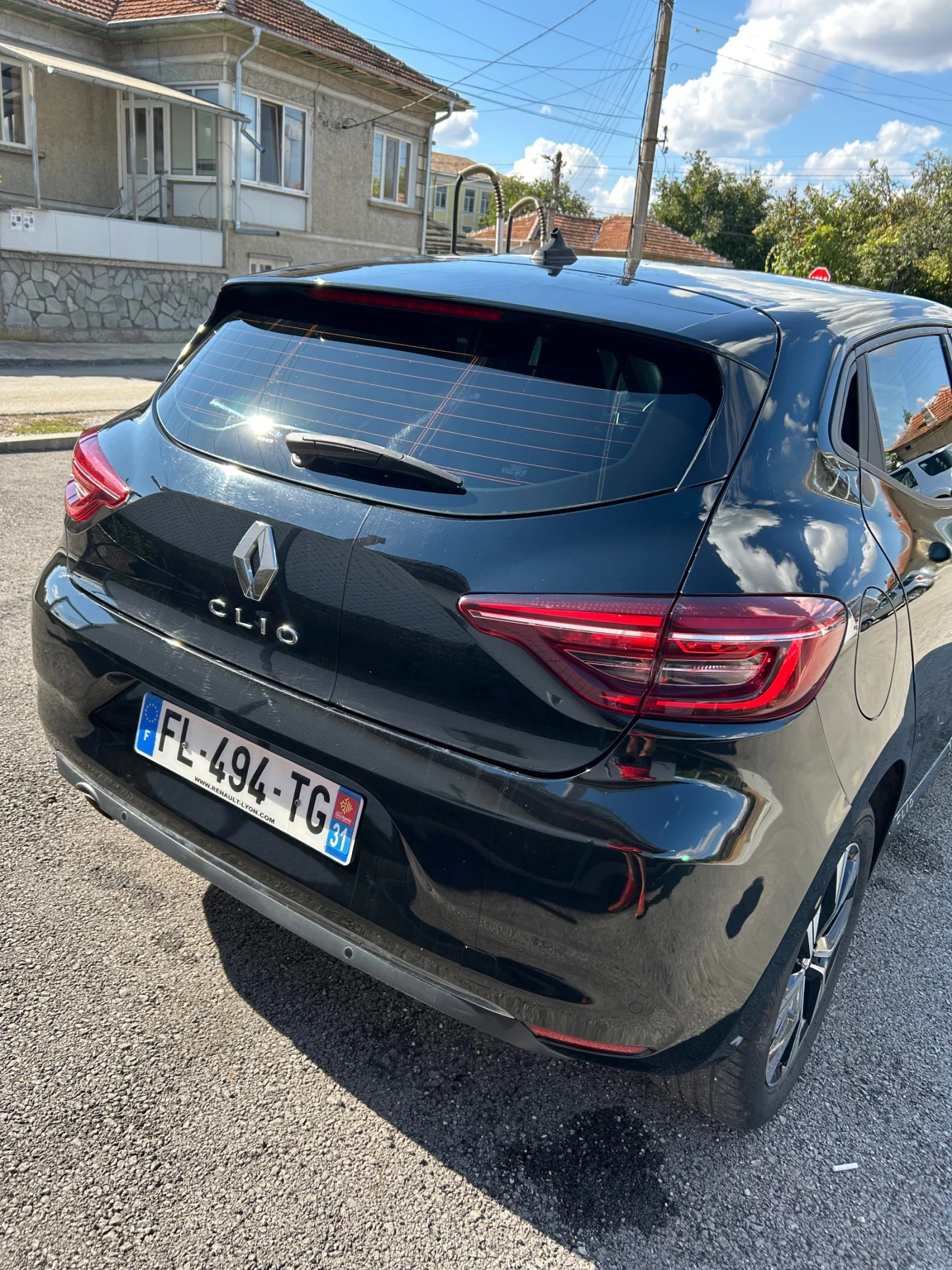 Renault Clio 1.5 dci, снимка 8 - Автомобили и джипове - 56072112