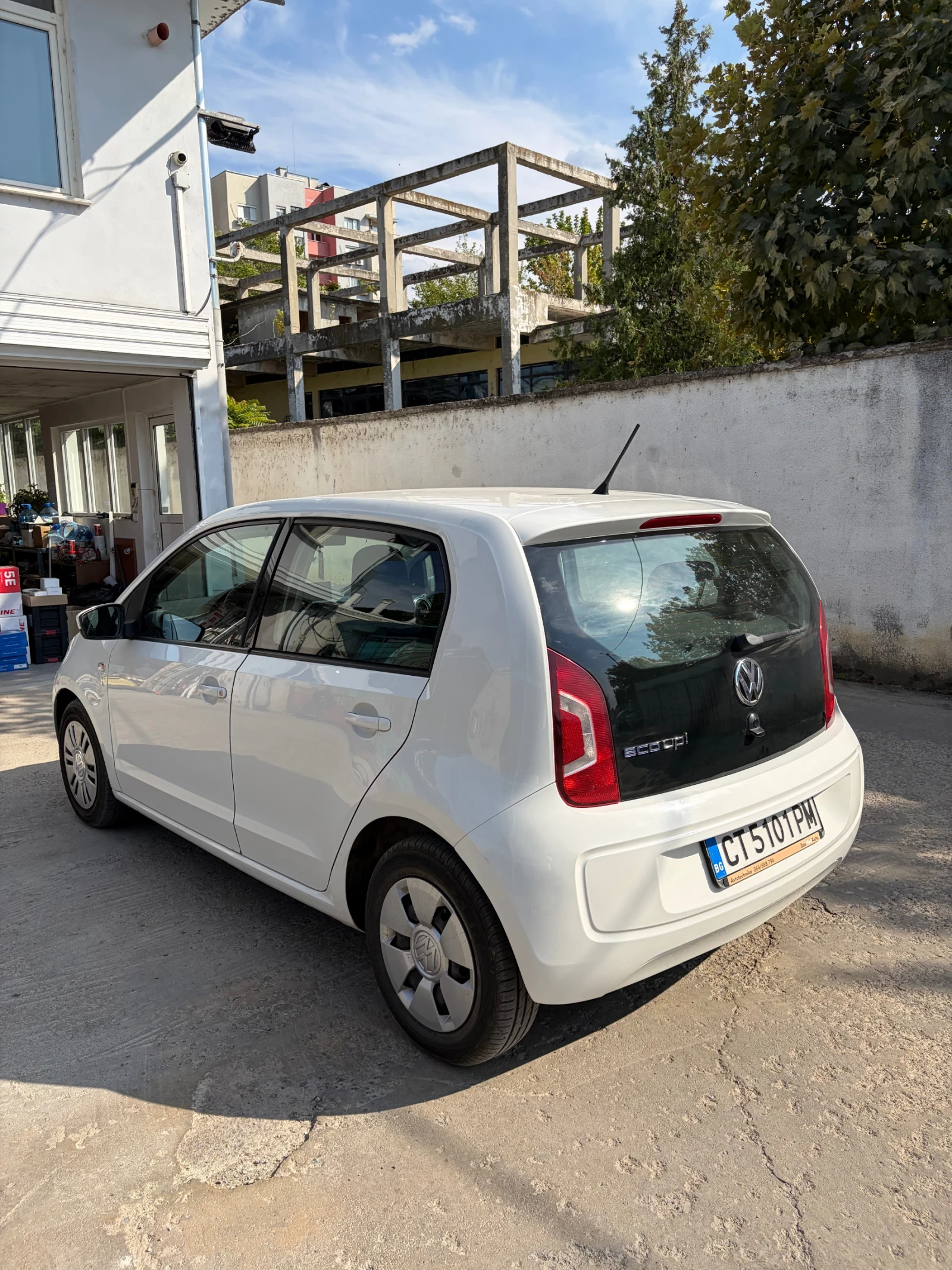VW Up, снимка 4 - Автомобили и джипове - 56165056
