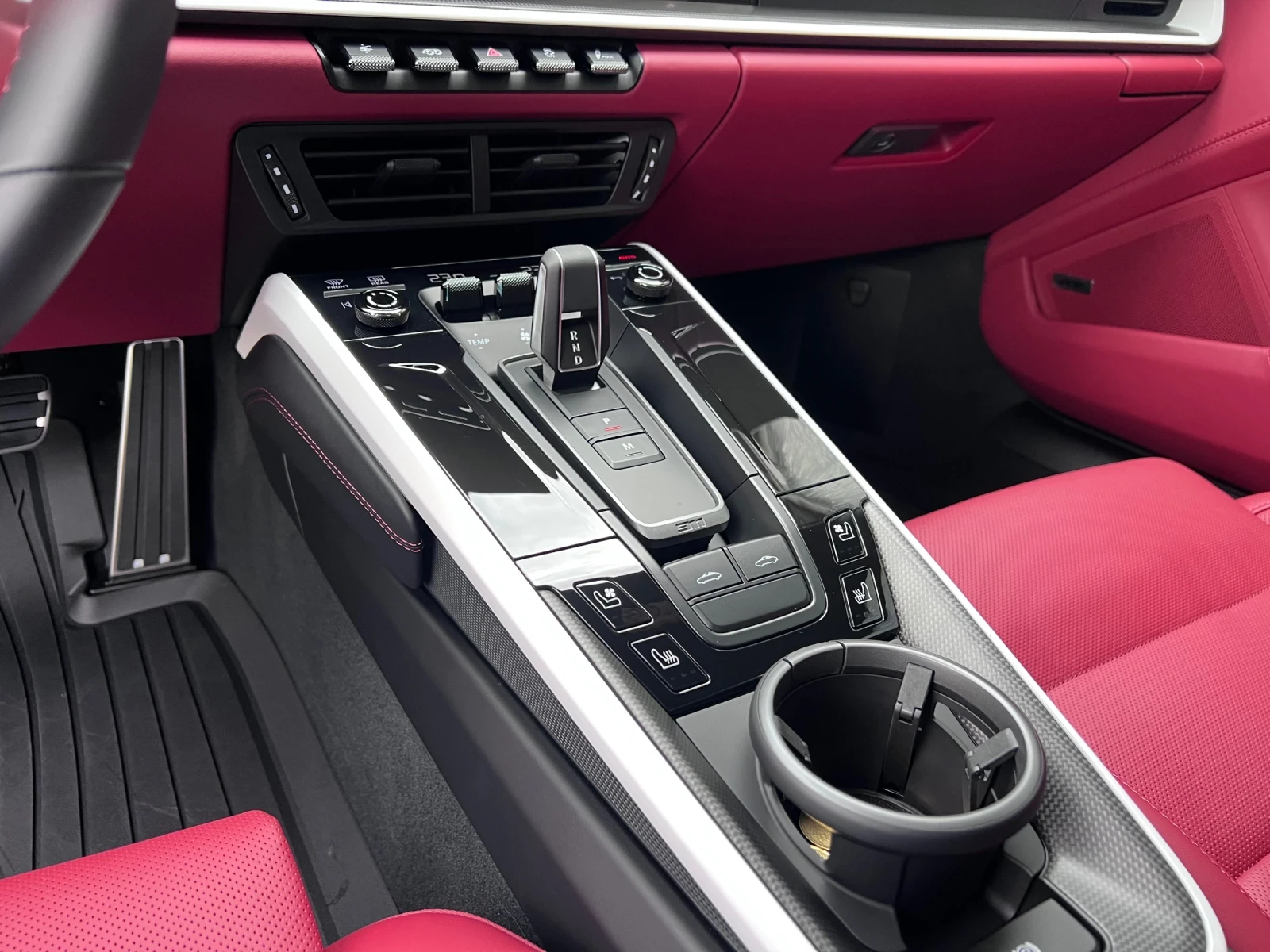 Porsche 911 Targa 4 GTS, снимка 9 - Автомобили и джипове - 56367905