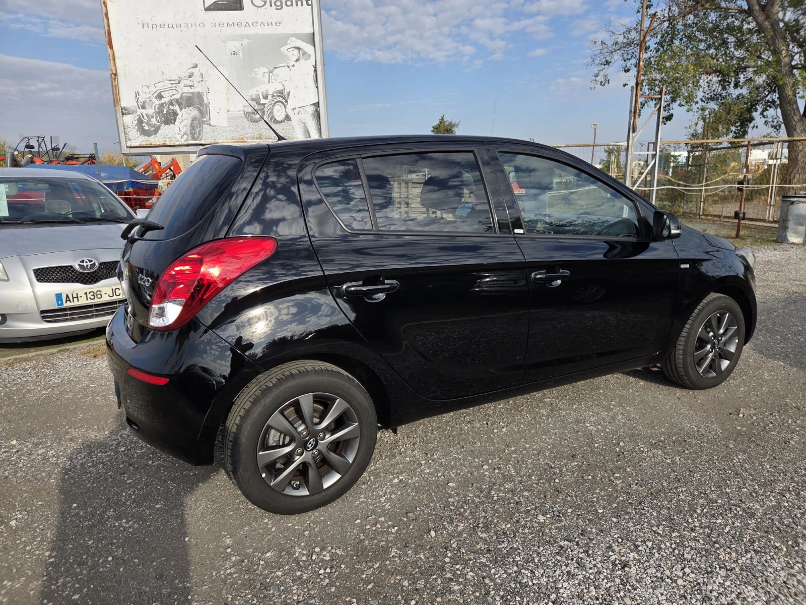 Hyundai I20 1.3 FACE* LED* , , снимка 8 - Автомобили и джипове - 56617340