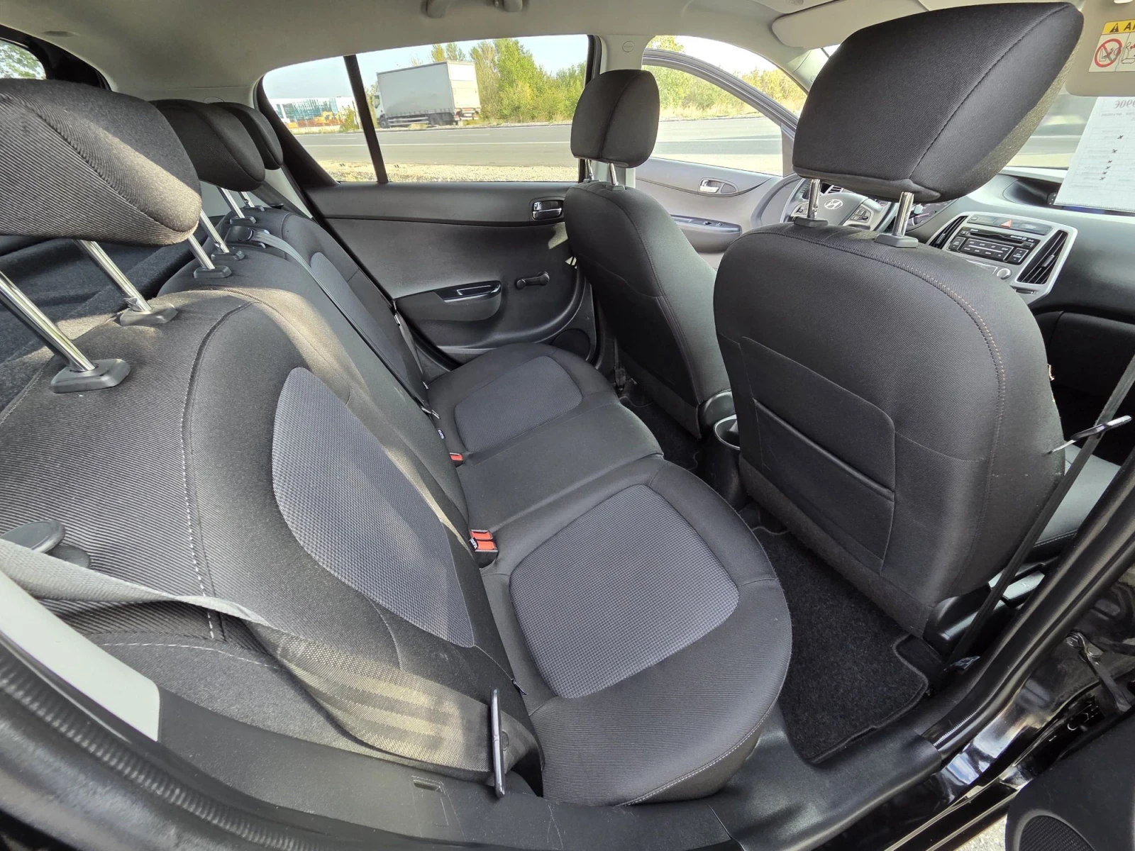 Hyundai I20 1.3 FACE* LED* , , снимка 13 - Автомобили и джипове - 56617340
