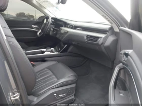Audi Q8 E-Tron Prestige Quattro, снимка 5