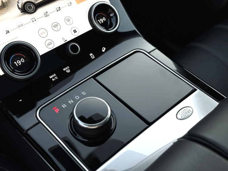 Land Rover Range Rover Velar, снимка 4 - Автомобили и джипове - 51970499