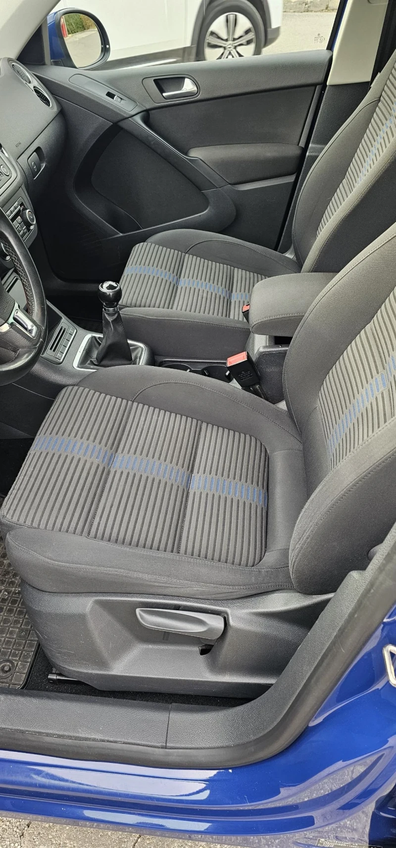 VW Tiguan TSI 4MOTION, снимка 7 - Автомобили и джипове - 52398387