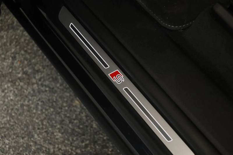 Audi Q8 50 TDI/S-LINE/FACELIFT/S-SEATS/PANO/MATRIX/, снимка 9 - Автомобили и джипове - 53327638