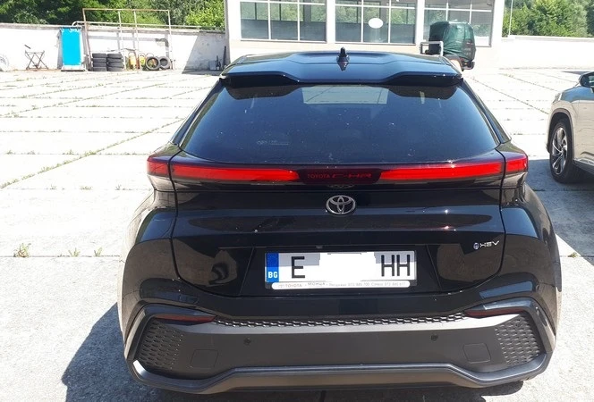 Toyota C-HR 2.0 Hybrid - изображение 3