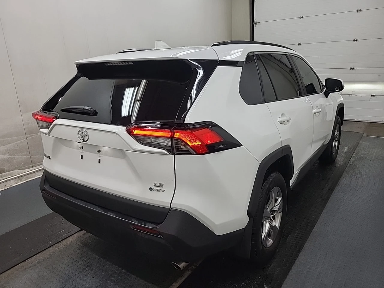 Toyota Rav4 * АВТО КРЕДИТ* ЦЕНА ДО БГ * Сервизна история *  - изображение 4