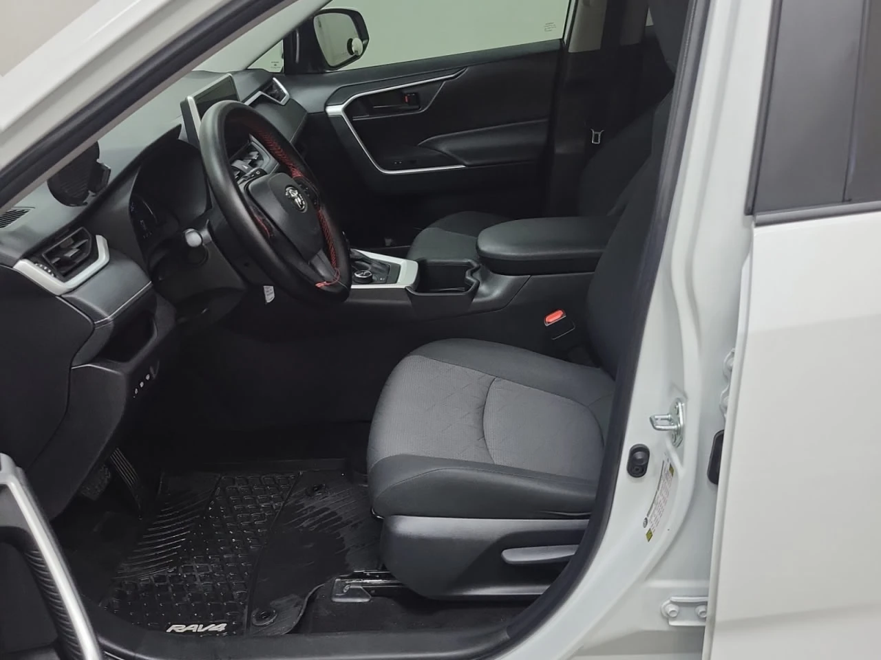 Toyota Rav4 * АВТО КРЕДИТ* ЦЕНА ДО БГ * Сервизна история *  - изображение 7
