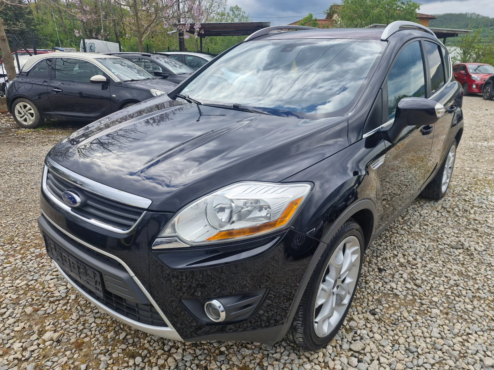 Ford Kuga 2, 5* AC* NAVI* PANO* PDC* КОЖА* 4-4 * AUT* TUV, снимка 2 - Автомобили и джипове - 54295843