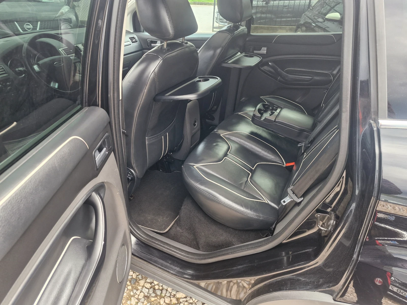 Ford Kuga 2, 5* AC* NAVI* PANO* PDC* КОЖА* 4-4 * AUT* TUV, снимка 10 - Автомобили и джипове - 54295843