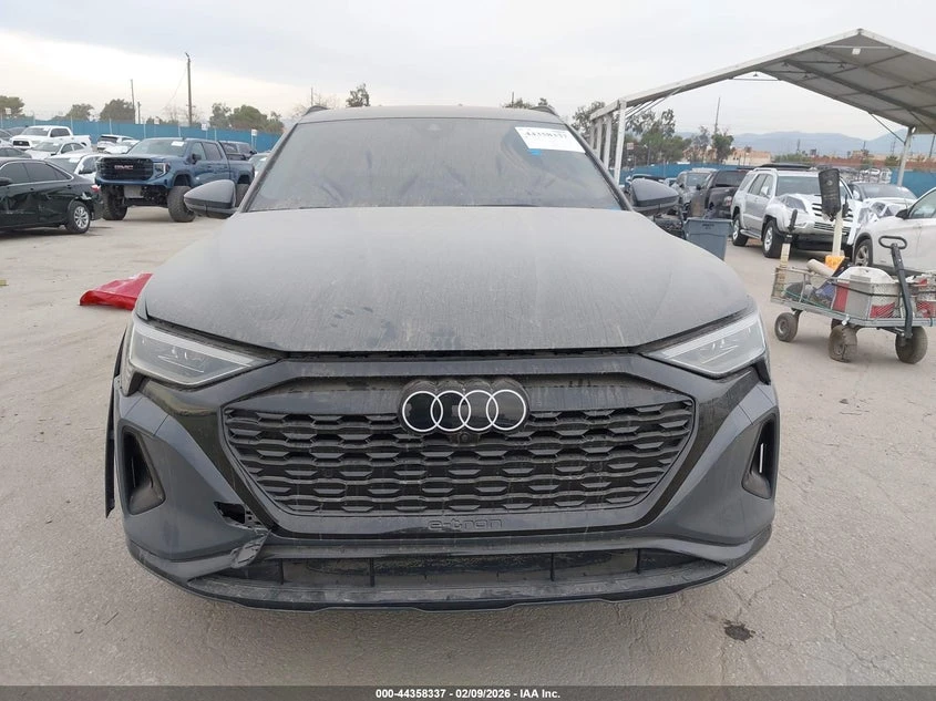 Audi Q8 E-Tron Prestige Quattro, снимка 13 - Автомобили и джипове - 54348326