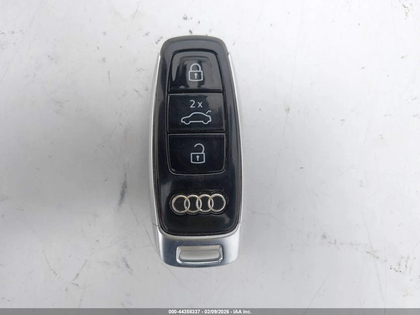 Audi Q8 E-Tron Prestige Quattro, снимка 11 - Автомобили и джипове - 54348326