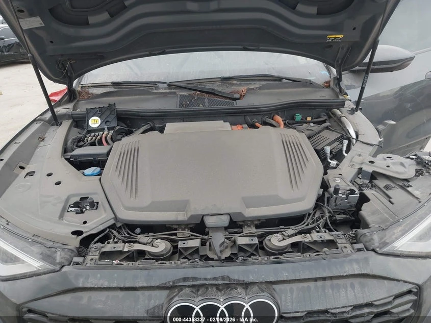 Audi Q8 E-Tron Prestige Quattro, снимка 10 - Автомобили и джипове - 54348326