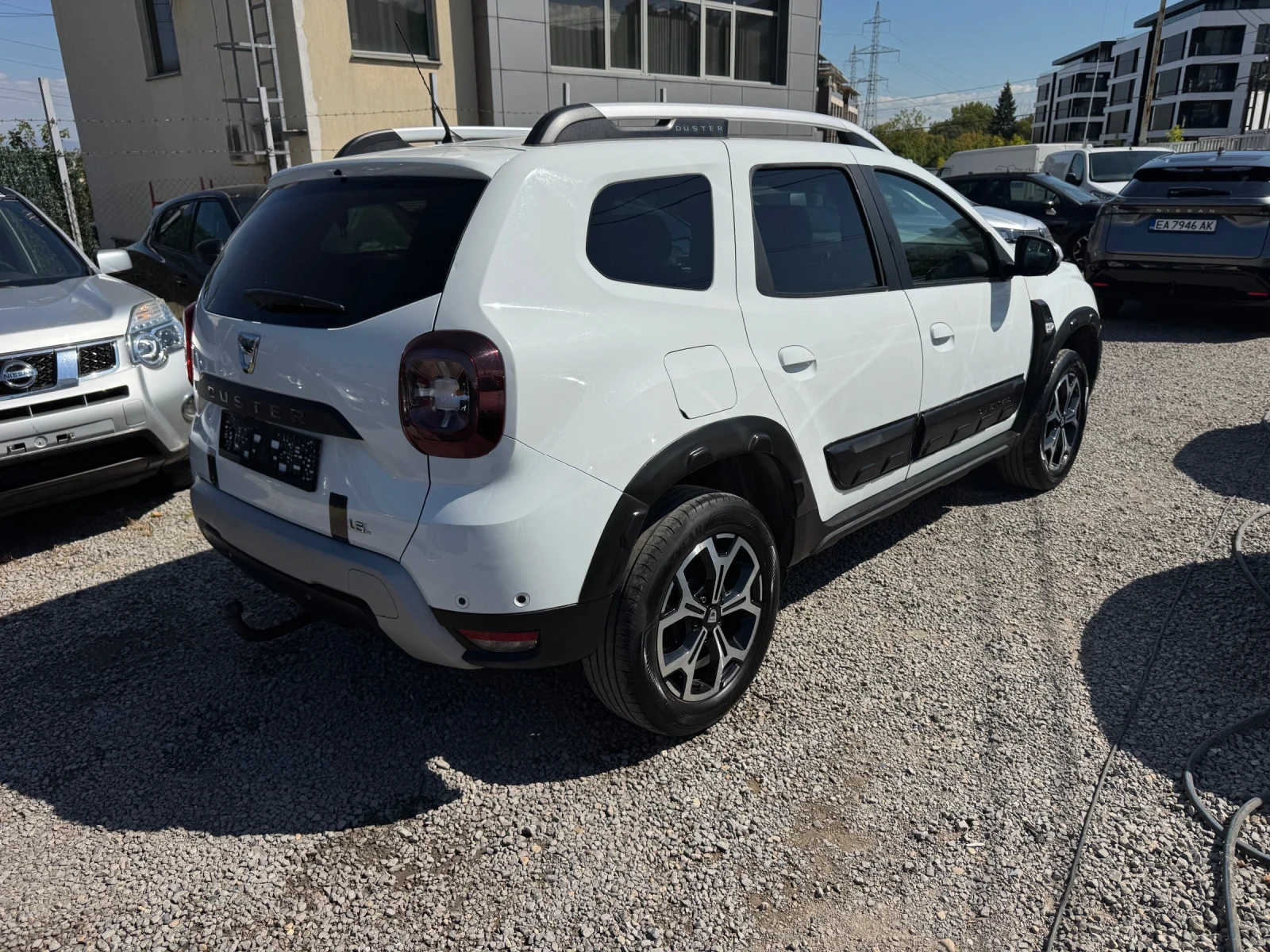Dacia Duster 1.6 LPG 114hp* TV+ DVD* КОЖА* ПОДГРЕВ* КАМЕРА, снимка 12 - Автомобили и джипове - 56116256