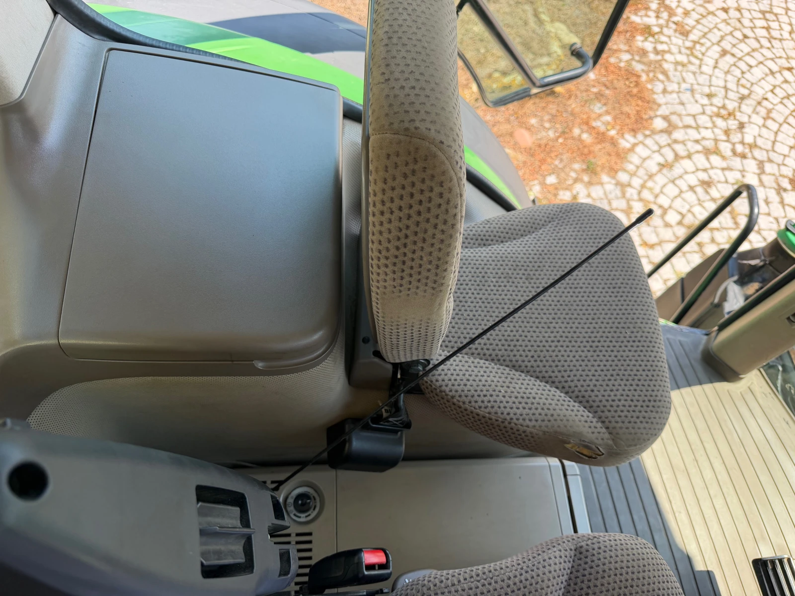 Трактор John Deere 8270R POWER SHIFT ЛИЗИНГ, снимка 16 - Селскостопанска техника - 55380746